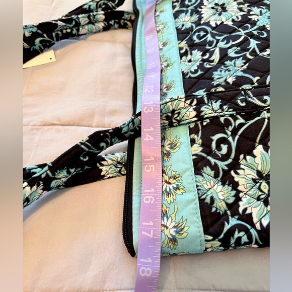 NWT Lemon Hill Quilted Bags Set- Tote, Make-Up Bag, Wallet, Blue Paisley Floral - Picture 11 of 15